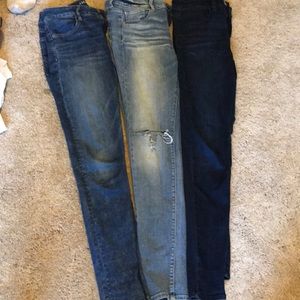 3 pairs American eagle jeans size 4